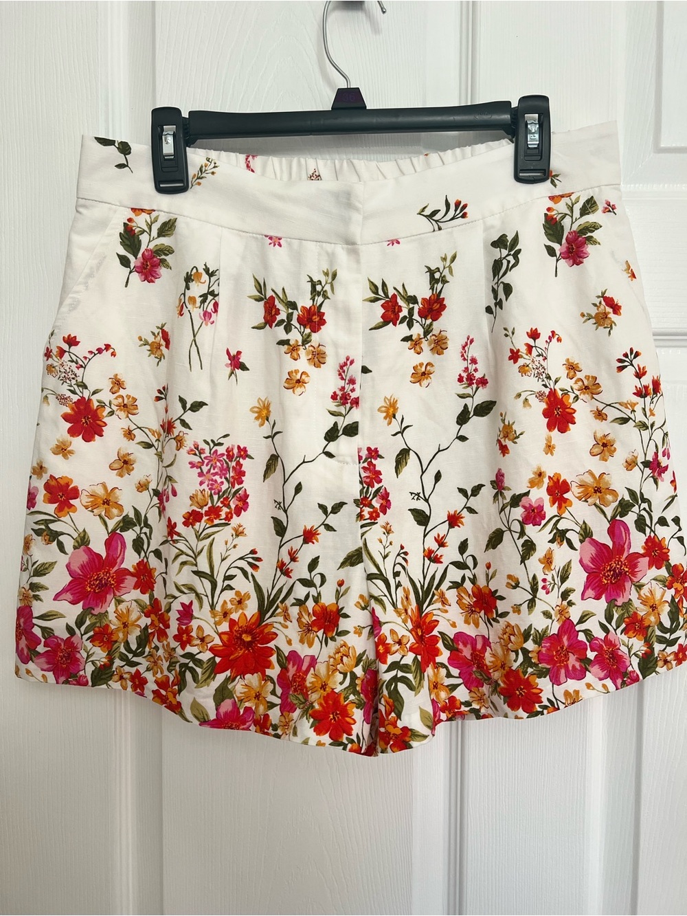 Skies Are Blue Floral Shorts Size 12 NWT White Pink Orange Spring Summer